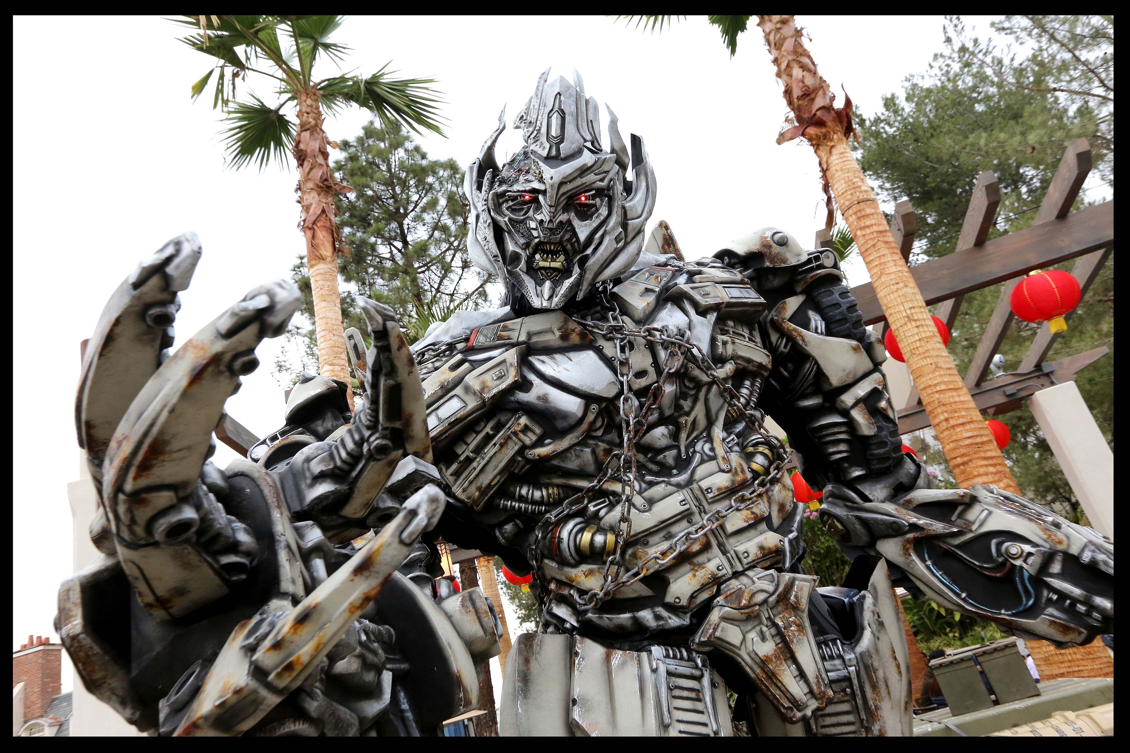 megatron robot universal studios